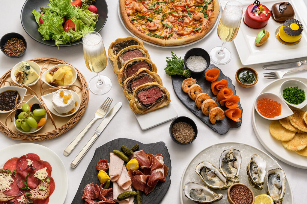 «Балчуг Кемпински Москва» давно зарекомендовал себя как один из главных гастрономических адресов столицы — место, где умеют создавать по-настоящему красивые праздники.